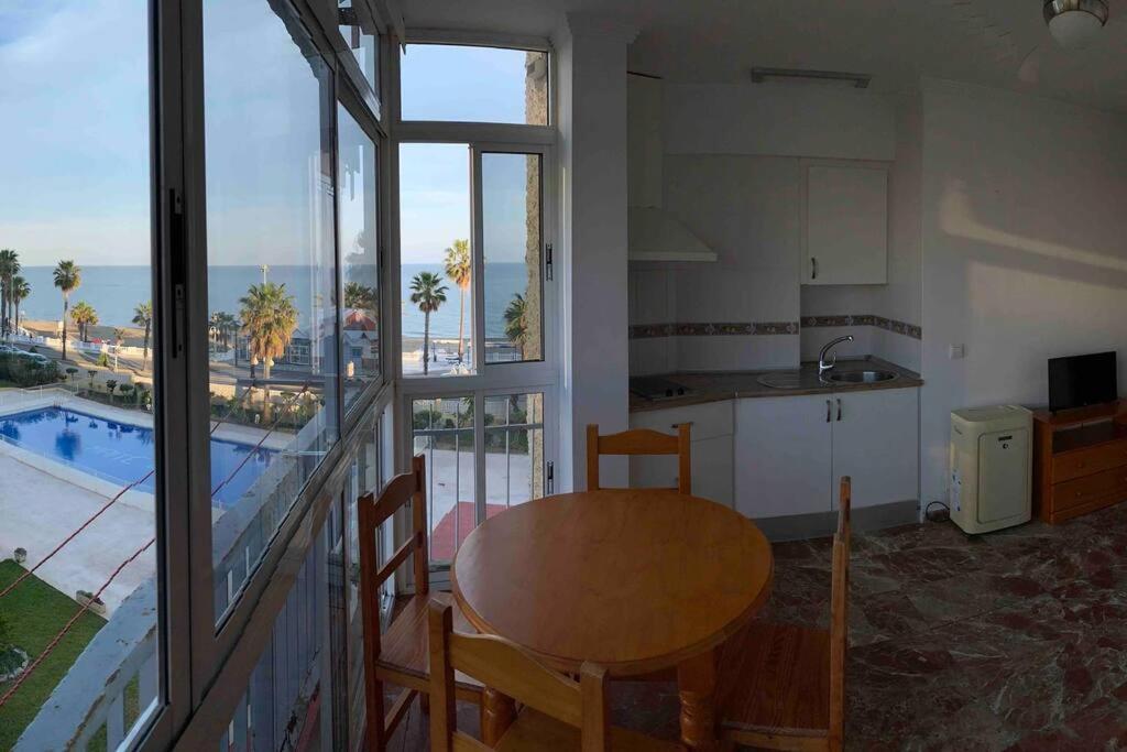 Apartment First Line Of The Sea Benalmadena
