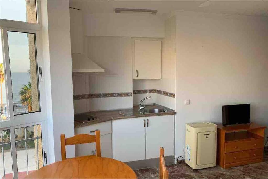 First Line Of The Sea Apartment